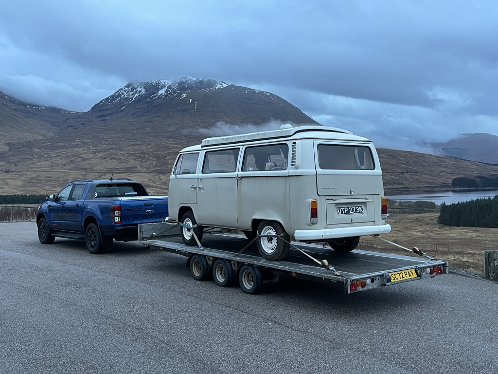 SUV transported through the island landscape