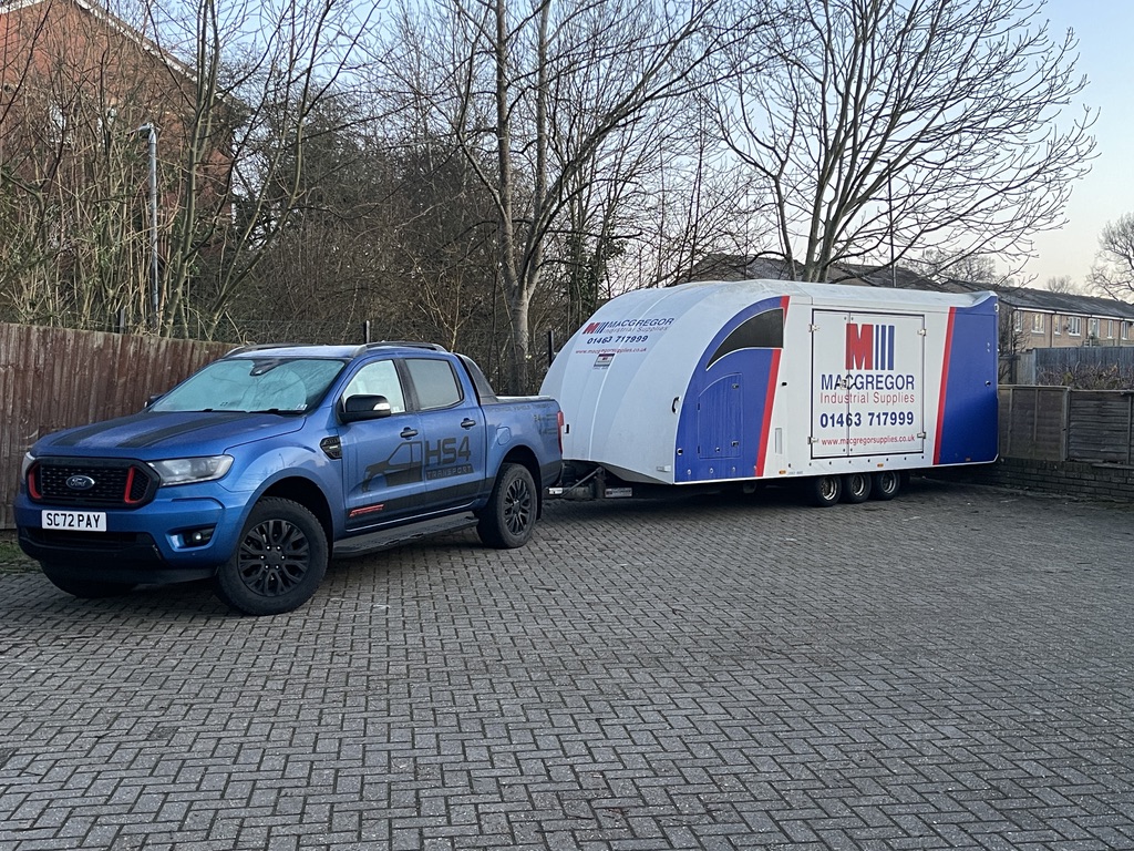 HS4 Transport collecting an enclosed trailer